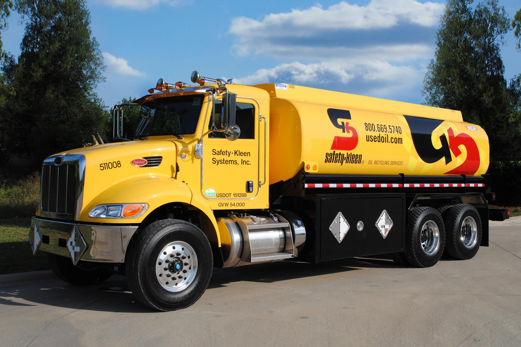 ZIP KLEEN DRY CLEANERS storefront on Cliff Drive in Santa Barbara, a trusted local dry cleaning service on the Mesa